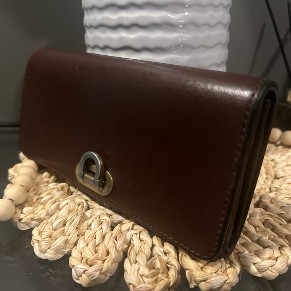 Beara Beara Wallet, Vintage Women’s Olivia 7.5 X 4, amazing quality leather - Picture 3 of 11